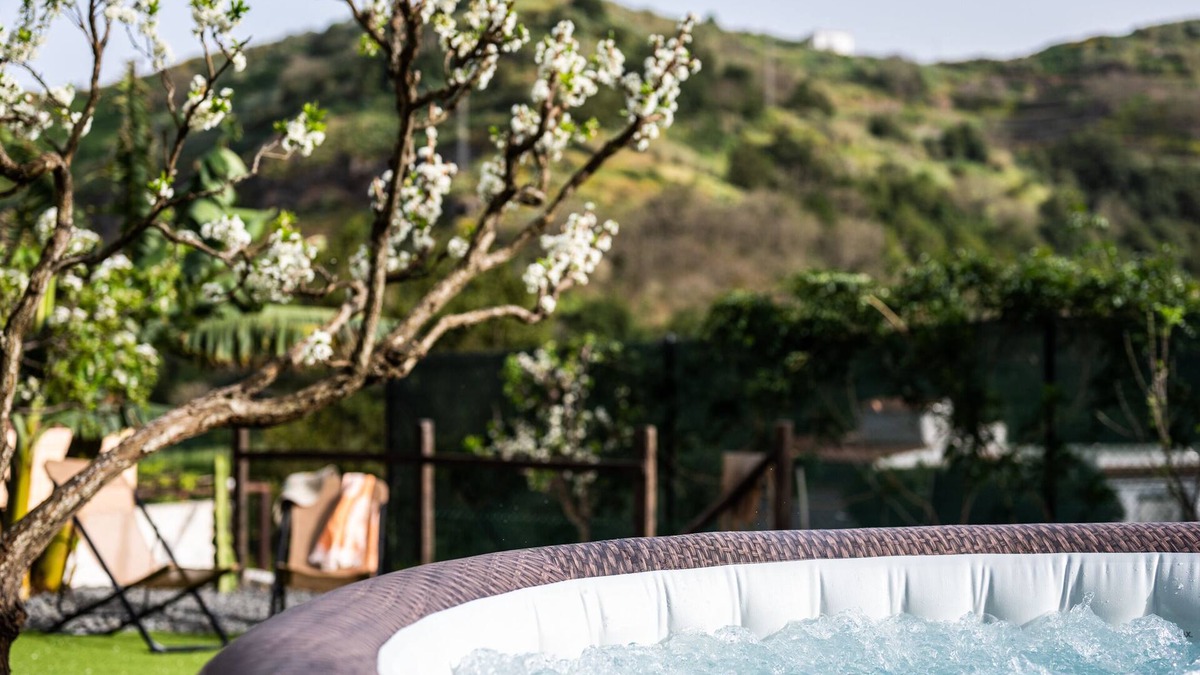 La Solana Cottage | Quiet and cozy rural house with Jacuzzi and Barbecue