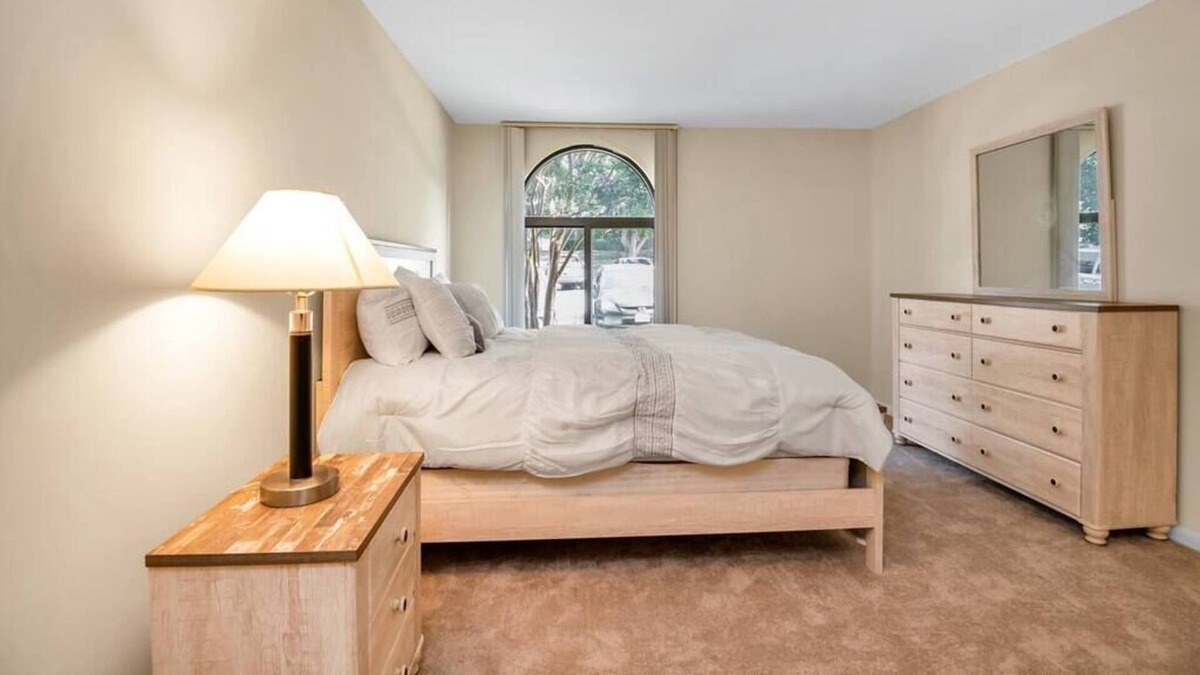 McLean Apartment | Quiet and Cozy unit in Tysons Corner, VA Close to DC