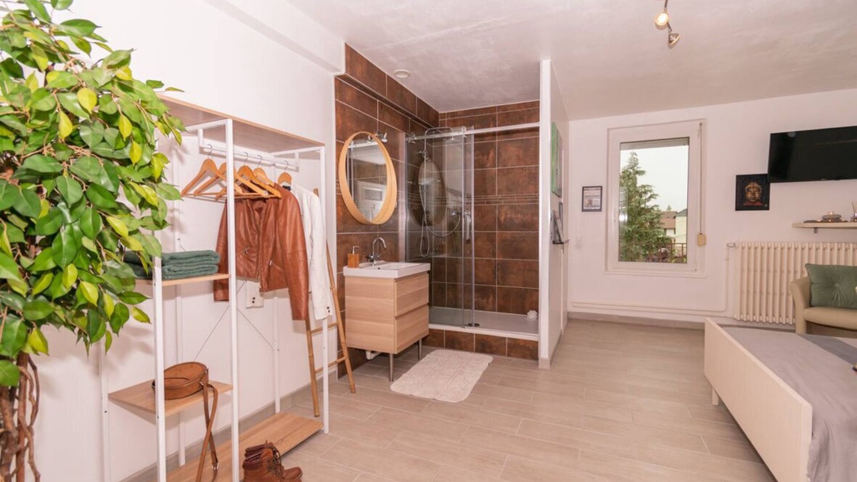 Puttelange-aux-Lacs Apartment | Quiet and Comfortable Zen Room