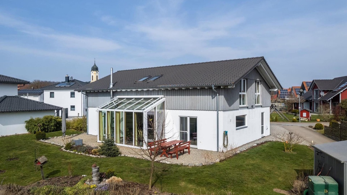 Ingoldingen Apartment | Quiet and modern vacation apartment with mountain views