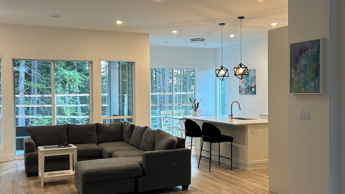 Halfmoon Bay House | Quiet and private home surrounded by nature