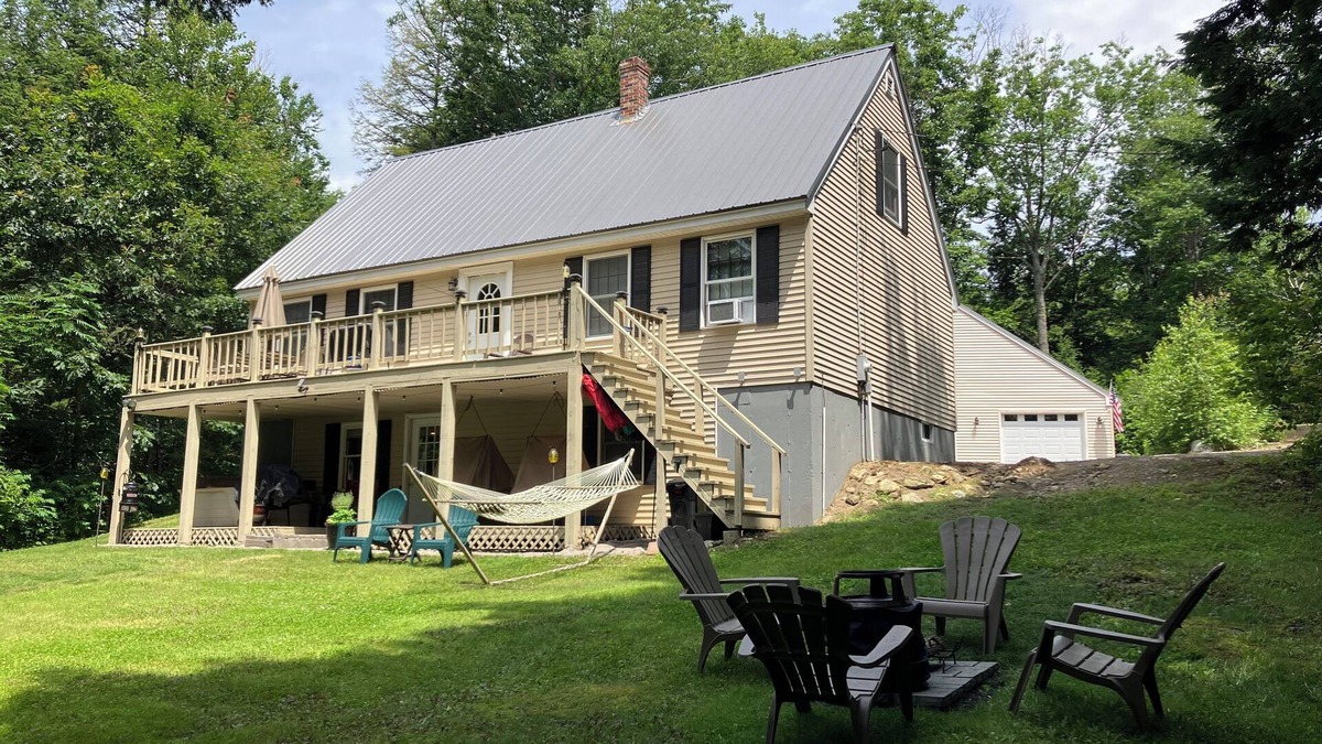 Weeks Mills House | Quiet and private lake front home with hot tub