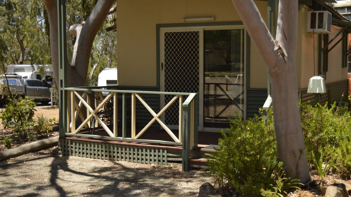 Kojonup Cabin | Quiet and relaxing place for Holiday or work with a lovely country feel.