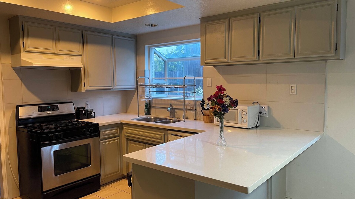 La Crescenta House | Quiet and Safe 3-bedroom house in Glendale
