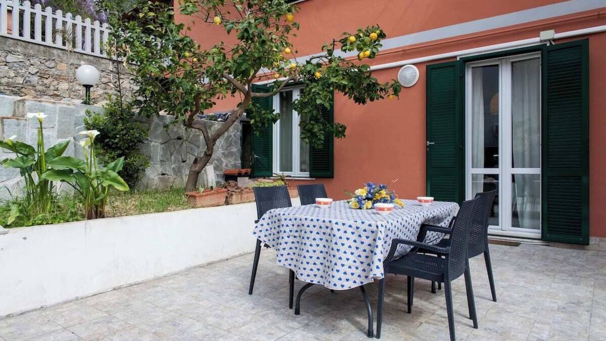 Le Grazie Apartment | Quiet and secluded, close to Cinque Terre, Porto Venere, Lerici, and Tellaro