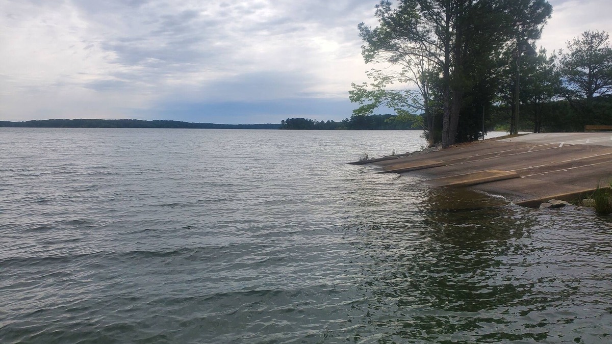 Tignall Cabin | Quiet and secluded rustic/vintage cabin near Clarks Hill Lake and Lake Russell