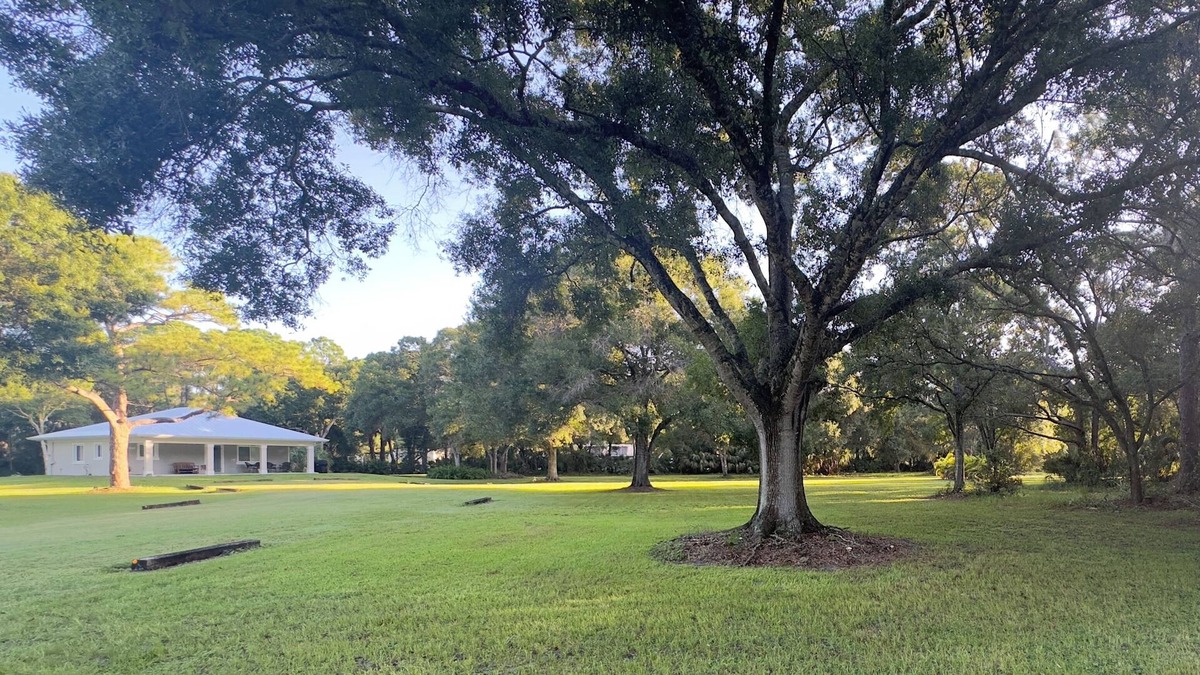 Fort Pierce House | Quiet and Secluded. Breakfast Included,