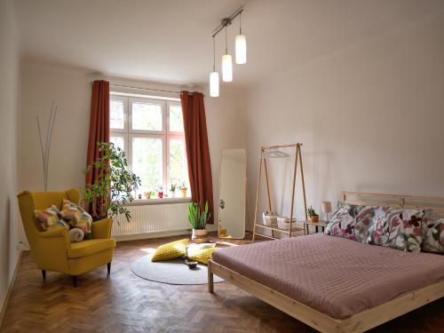 Golcuv Jenikov Apartment | Quiet and spacious flat near city centre in Prague 3