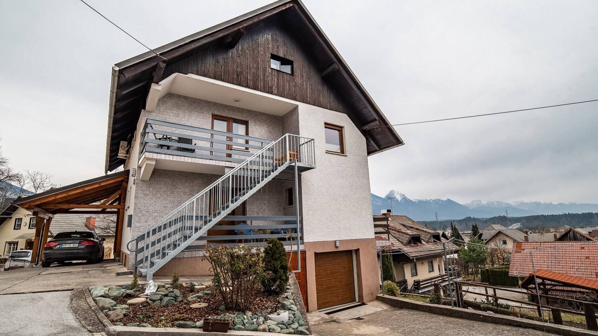 Radovljica Apartment | Quiet and Sunny Apartment with Balcony - Two Bedroom Apartment with Balcony