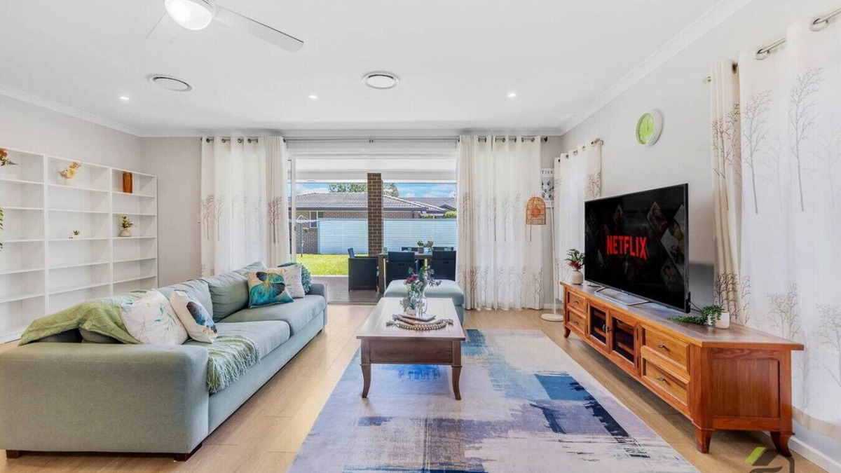 Hornsby House | Quiet and warm 4 Bedrooms in Hornsby