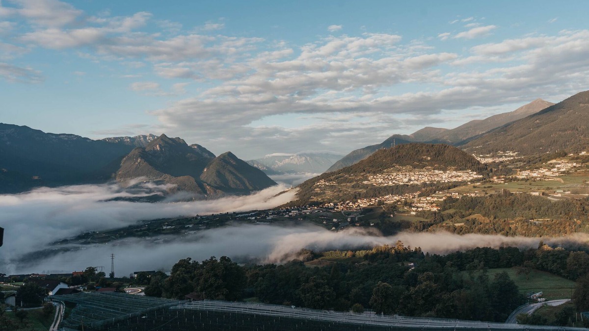 Castel Ivano Apartment | Quiet apartment surrounded by greenery, with views of the valley and sunset