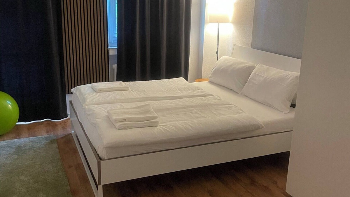 Nippes Apartment | Quiet apartment 4 min from the cathedral with office and balcony