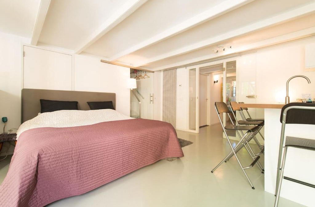 Plantage Apartment | Quiet apartment for 4 at park in center