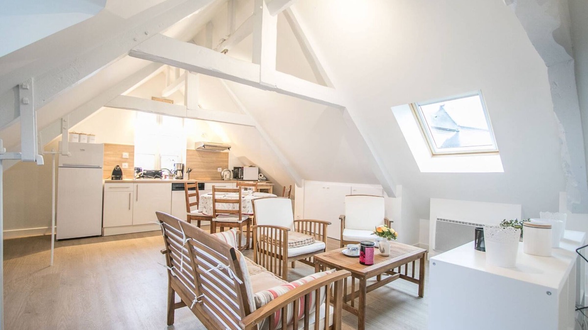 Bayeux Apartment | Quiet apartment in Bayeux 9km from beach