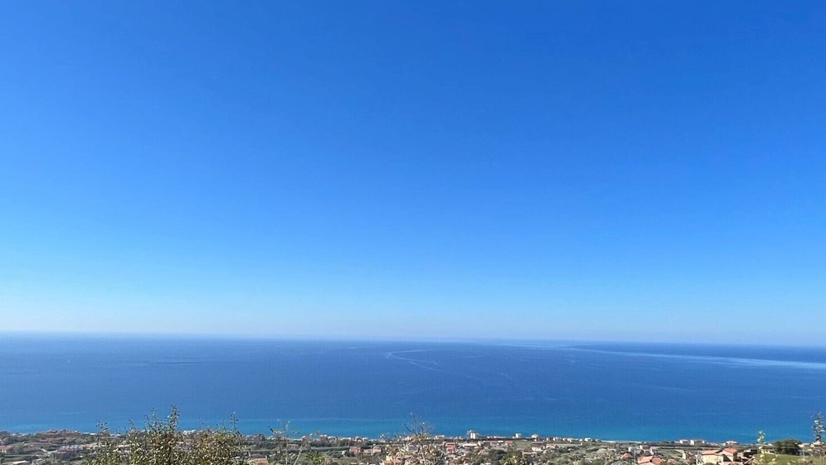 Fuscaldo Apartment | Quiet apartment in the hills near the sea and the mountains