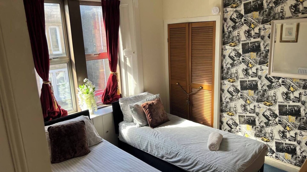 Galashiels Apartment | QUIET APARTMENT - NEAR CENTRE Sleets 10 (in comfort)