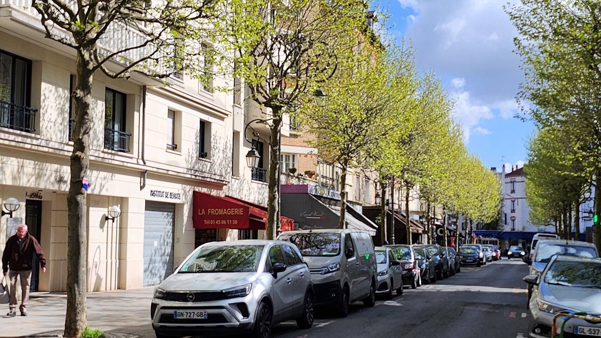 Rueil-Malmaison Apartment | Quiet apartment near Paris