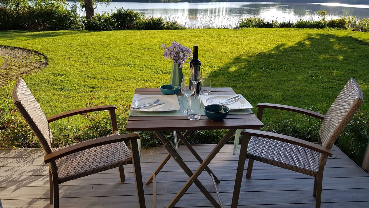 Wasserburg am Inn Apartment | Quiet apartment with terrace for 2 pers. Lake view, direct lake access