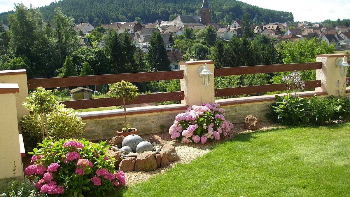 Esthal Apartment | Quiet apartment with beautiful views