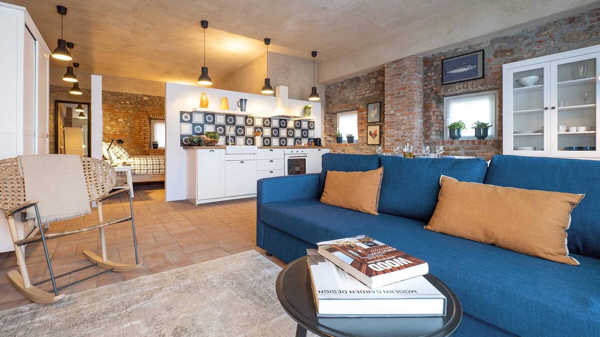 Cressa Apartment | Quiet Apartment with Garden in Restored Farmhouse