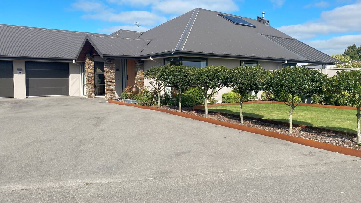 Rolleston House | Quiet Area, Beautiful Surroundings in Rolleston.