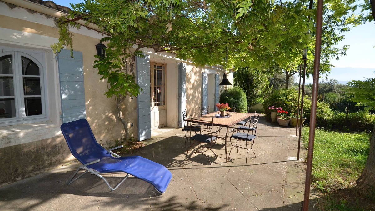 Mazan Apartment | Quiet area with superb views of the Mont Ventoux, In the heart of an olive grove