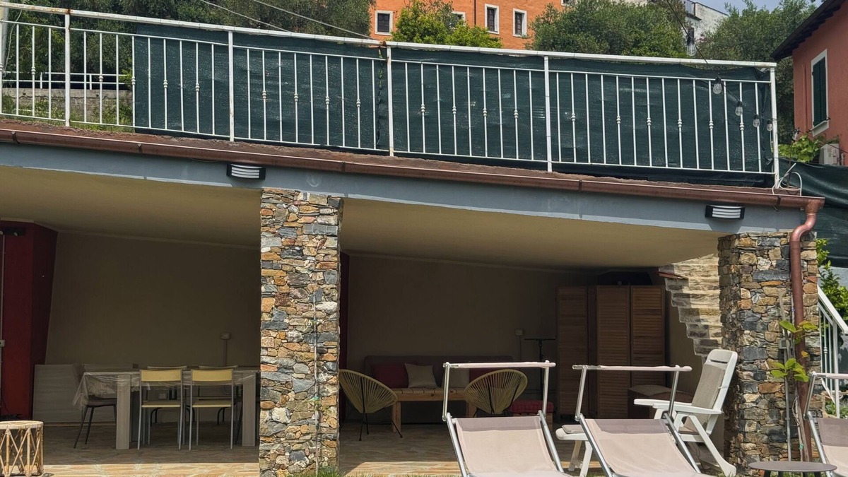 Ligo Bed & Breakfast | Quiet B&B with Pool & Mountain Views - Near Riviera Beaches
