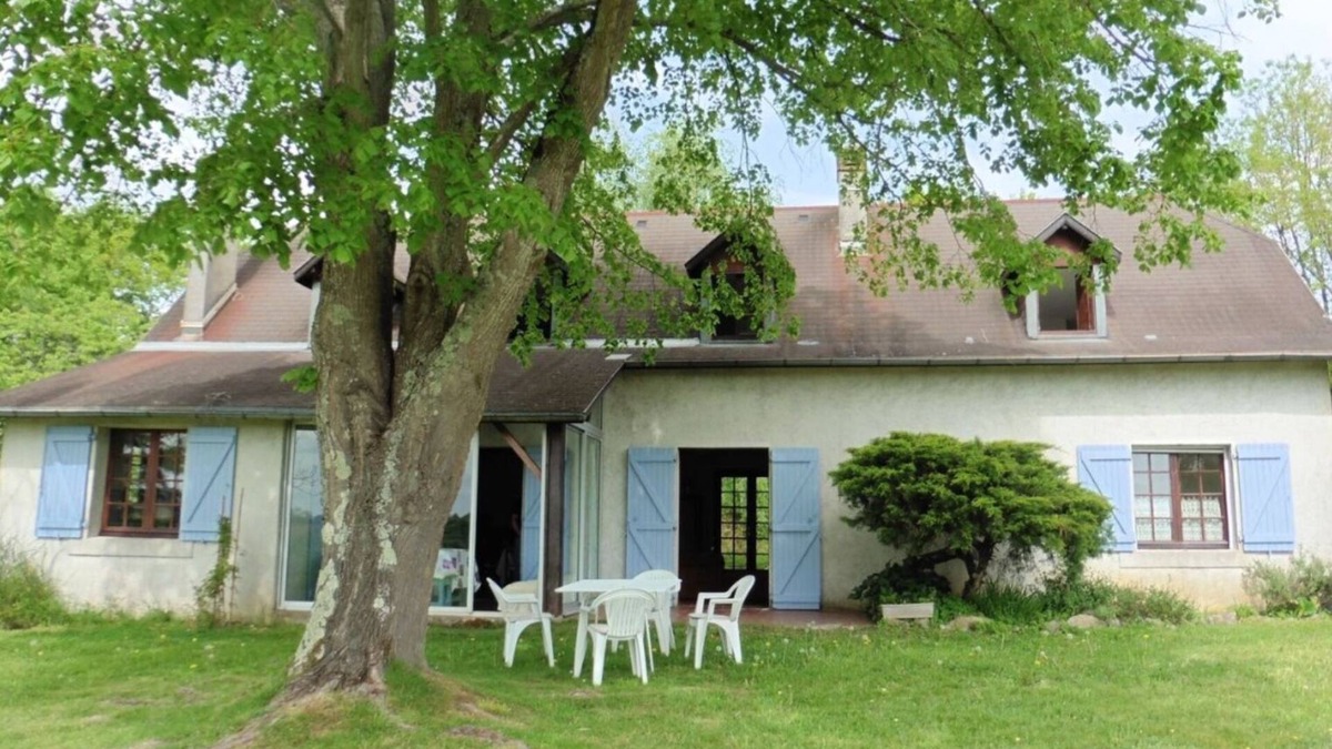 Laa-Mondrans House | Quiet Béarnaise house, view of the Pyrenees, 2km from Orthez (12,000 inhabitants)