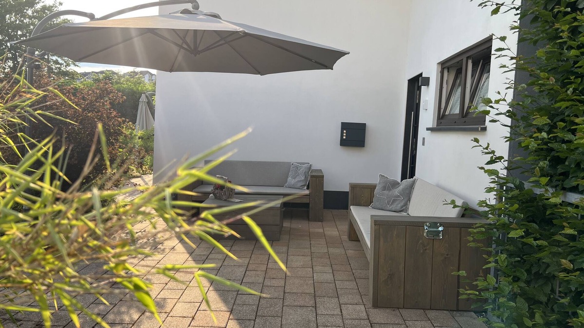 Langscheid Condo | Quiet, beautiful, modern and nicely furnished apartment with private access