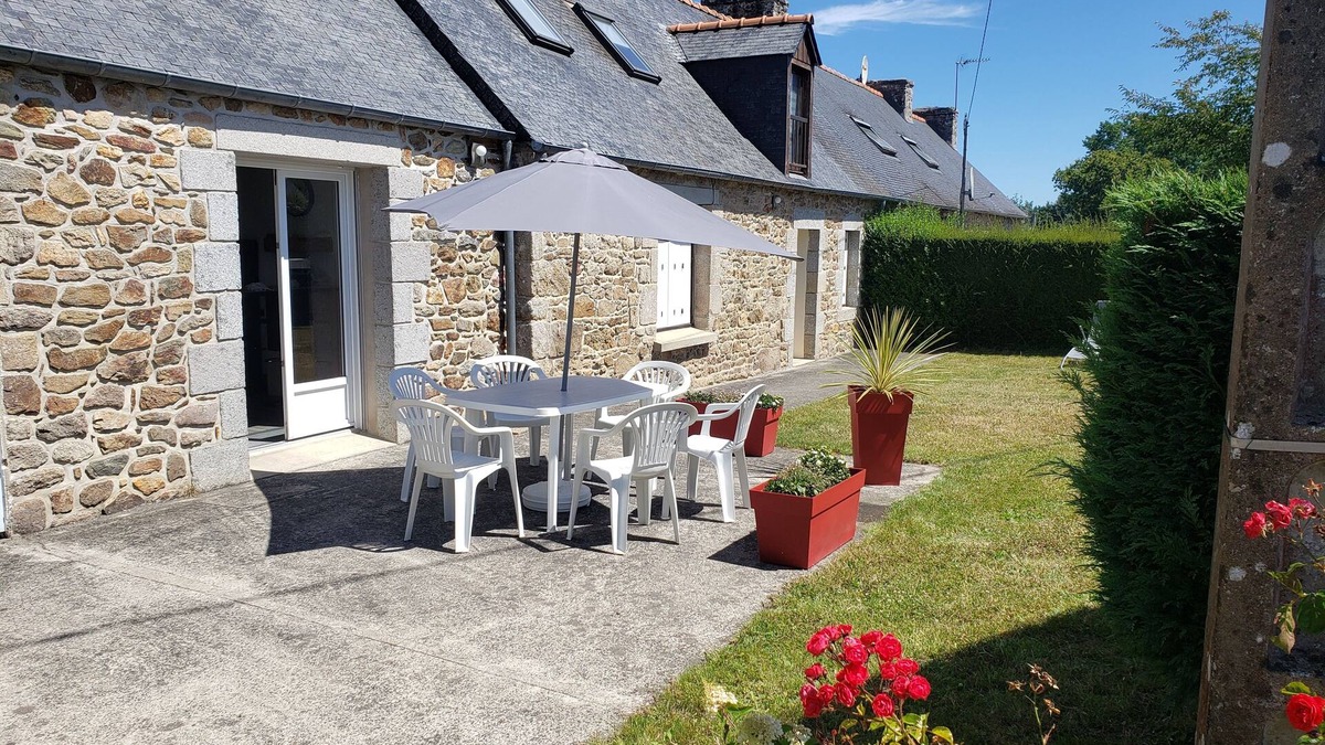 Saint-Adrien House | Quiet Breton country house 30 minutes from the sea