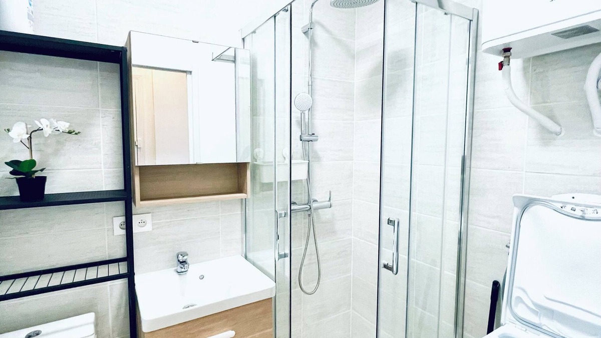 Saint-Ouen Apartment | Quiet, bright, fully-equipped studio in the Pleyel district