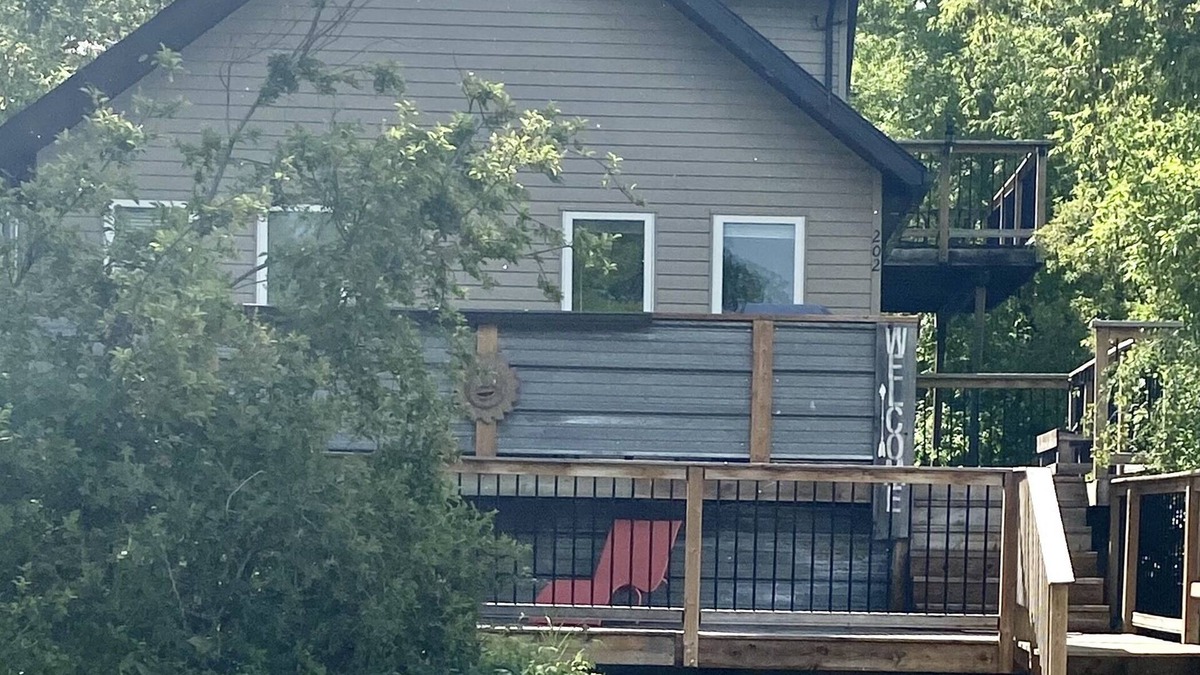 Manitou Beach House | Quiet cabin