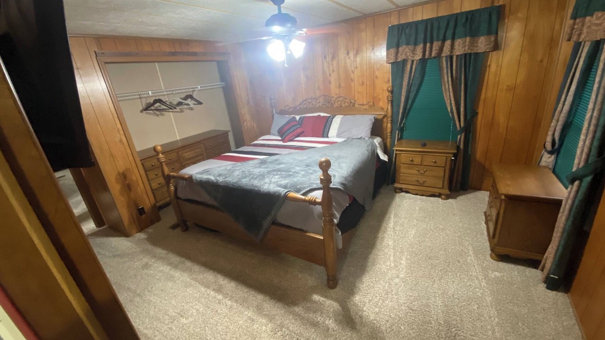Flint Creek Cabin | Quiet cabin in the woods w/access to pools, river, & lakes in gated community!