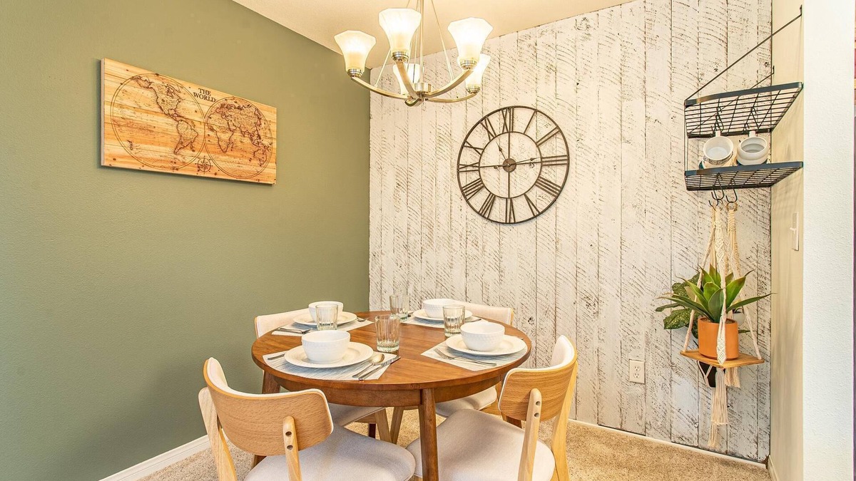 Valencia Condo | Quiet, City Center Condo - 1 Mile from Hospital