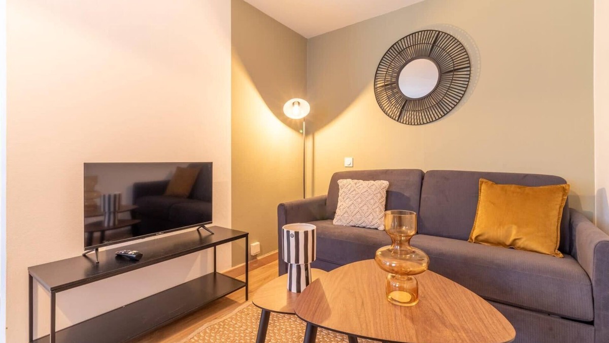Marengo - Jolimont Apartment | Quiet cocoon of love