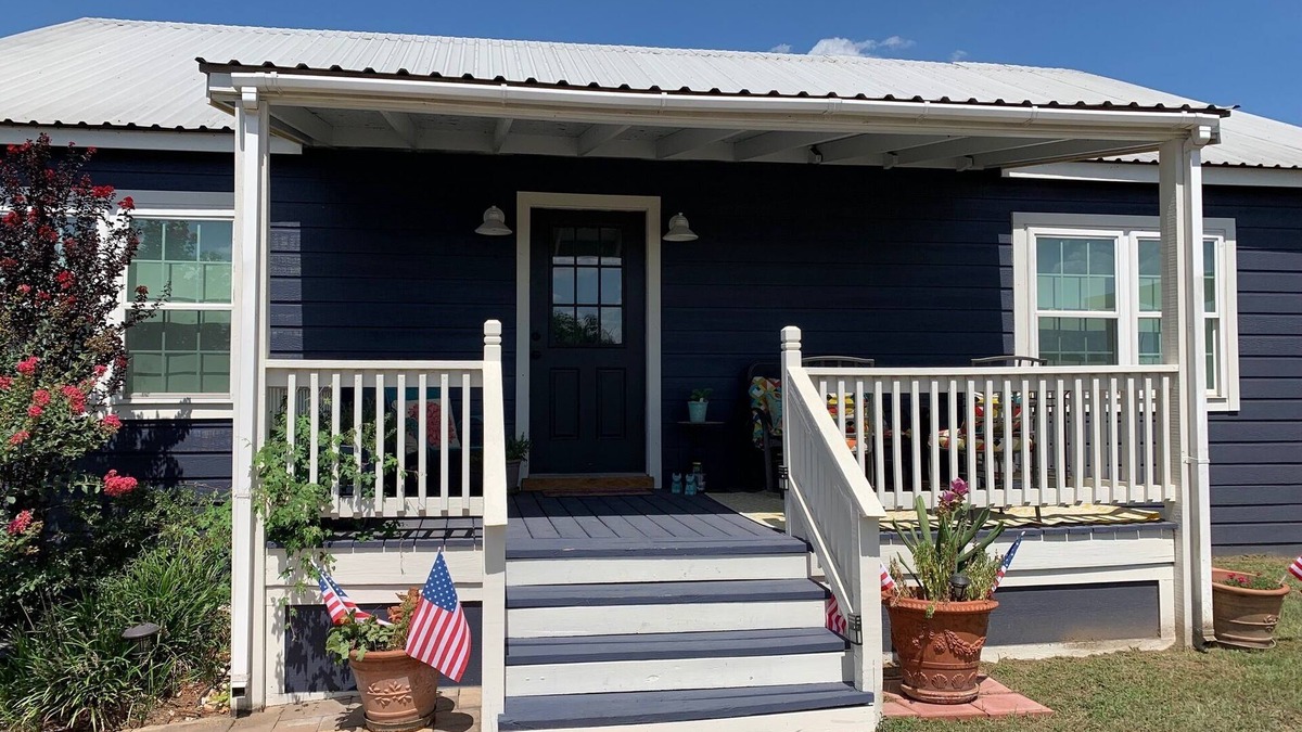 Pine Island Cottage | Quiet Comfortable Country Cottage Retreat