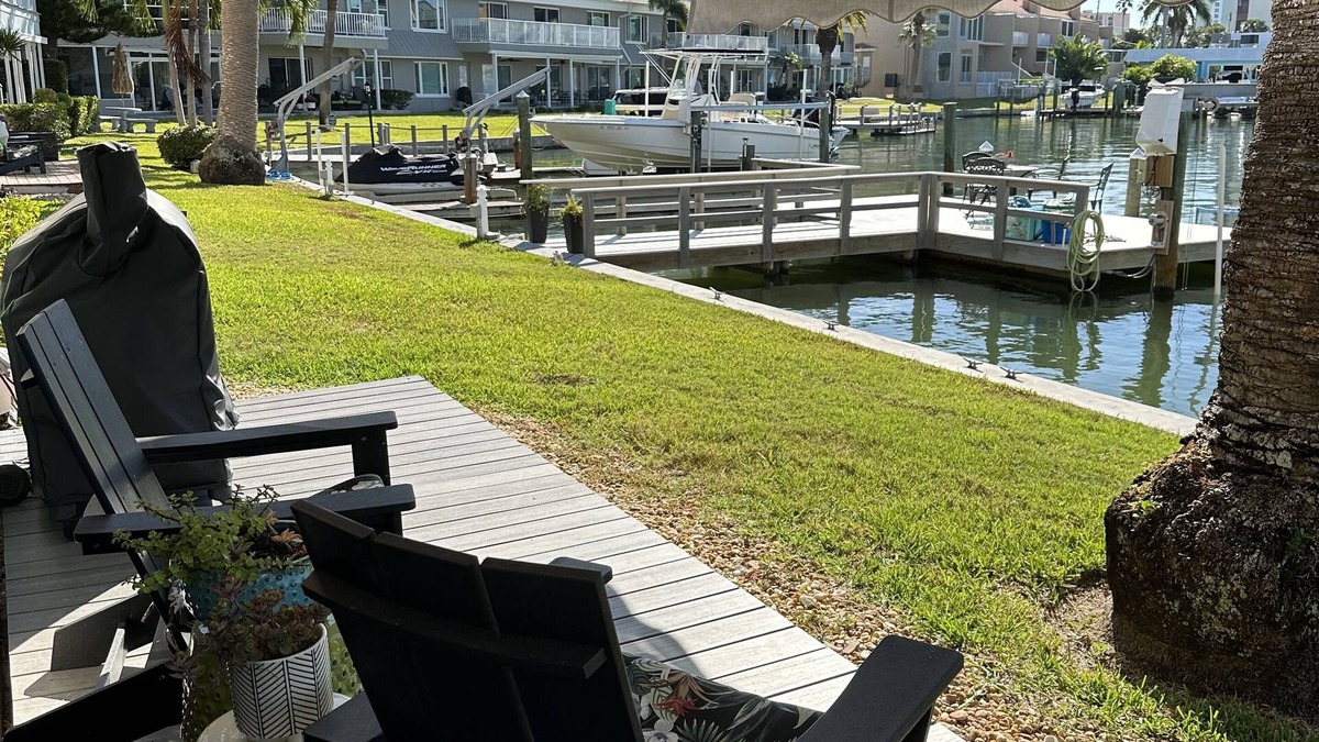 Island Estate Condo | Quiet condo overlooking the water.