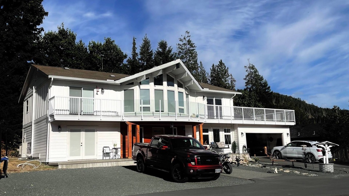 Gold River Apartment | Quiet corner on Burman