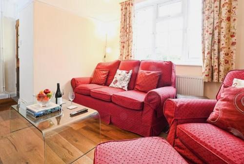 Weston House | Quiet & Cosy Countryside Haven - Free parking
