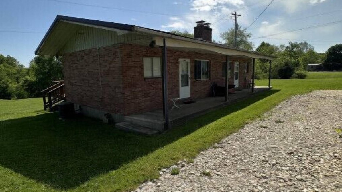 Glouster Cottage | Quiet Cottage located in the heart of Burr Oak State Park - #4