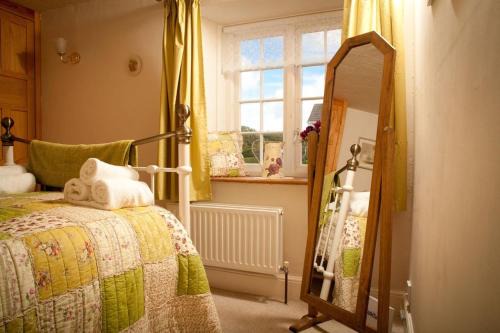 Churston Ferrers House | Quiet cottage on the rural edge of Brixham