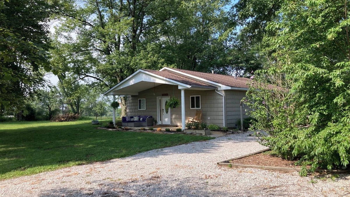Centralia House | Quiet Country Cottage-Three bedrooms, Hot tub, Sauna, Fishing pond