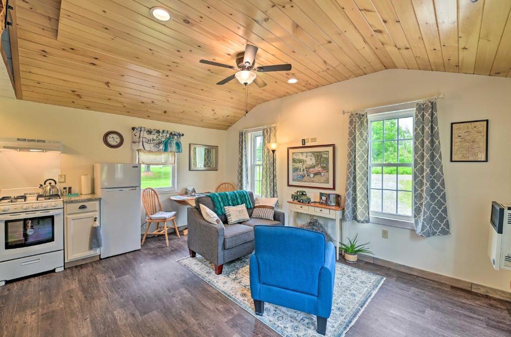 West Edmeston House | Quiet Country Escape Fire Pit, Fish On-Site!