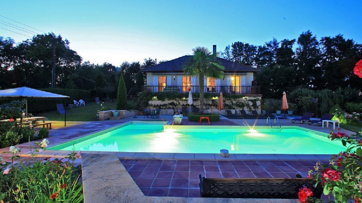 Sarlat-la-Caneda Historic Center Villa | Quiet country house with extensive view, 3,5km from medieval town, private pool