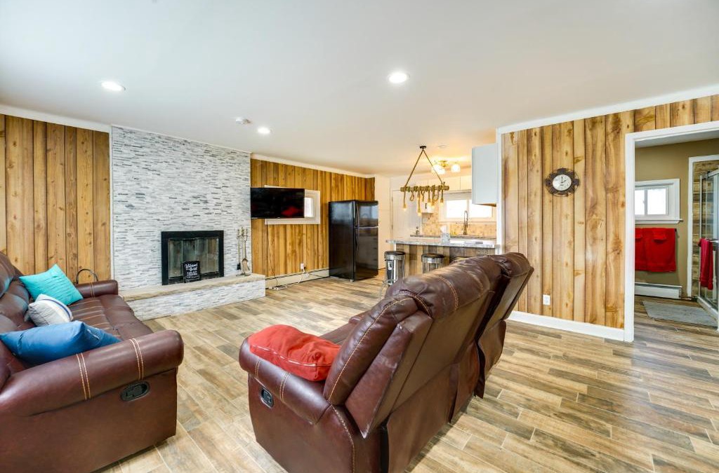 Deford House | Quiet Country Home By Shay Lake!