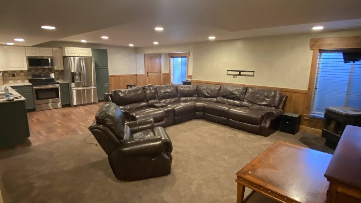 Utah County Other | Quiet Country Home ! Close to Skiing resorts, shopping and more