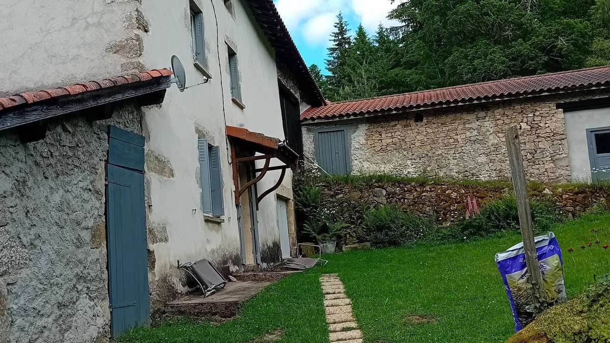 Sembadel House | Quiet country house on the edge of the forest haven of peace