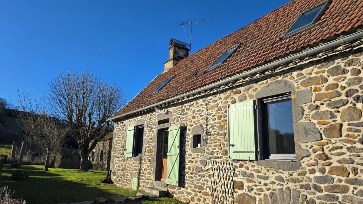 Arches House | Quiet country house in the Cantal. Pets welcome.