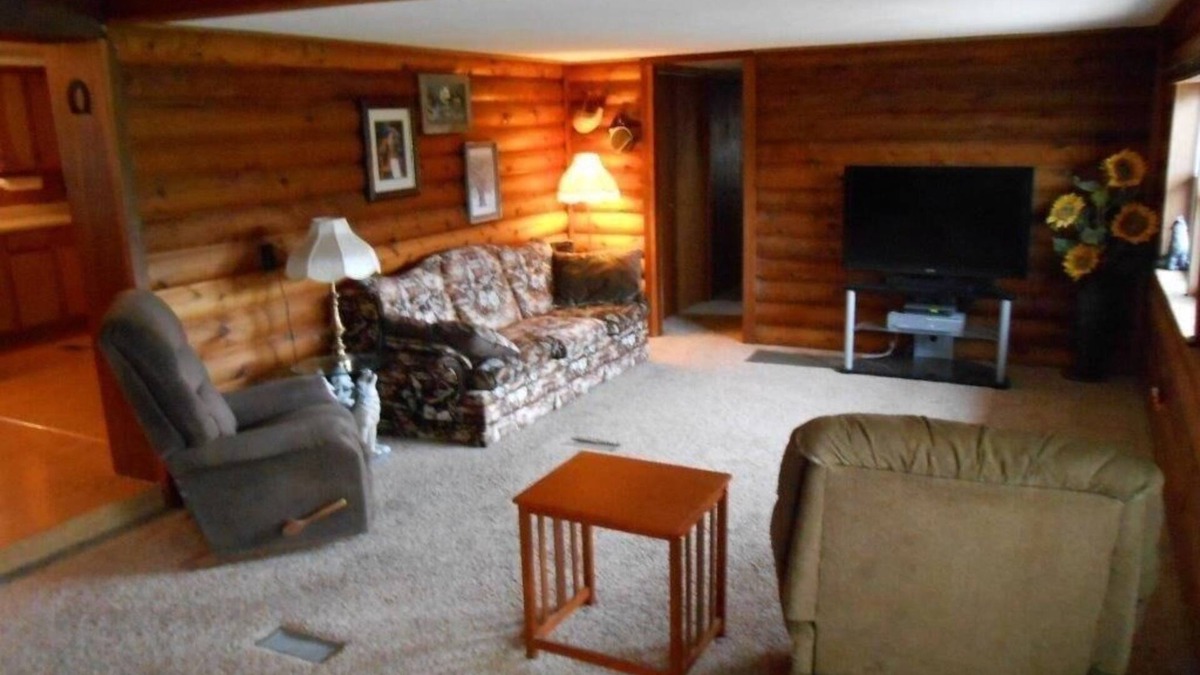 Fort Riley House | Quiet Country Retreat