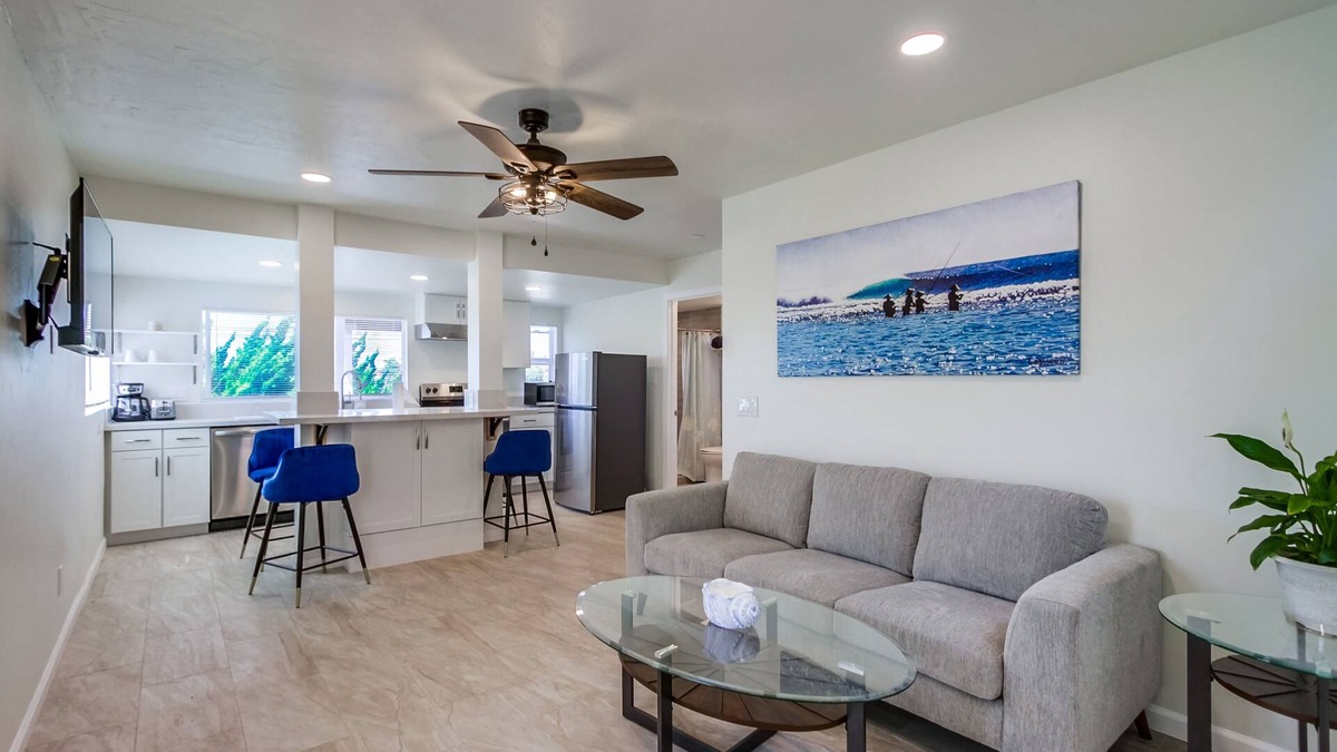Vista House | Quiet Country Retreat with Mountain Views - Sleeps 4